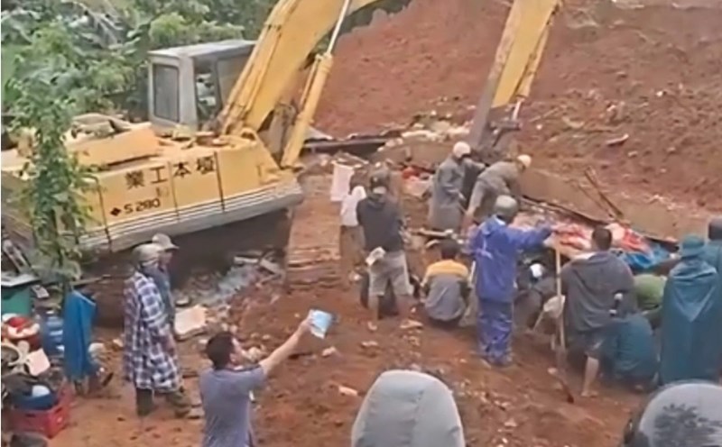 The scene of the house foundation collapse that killed a father and son in Dak Lak. Photo: Cao Nguyen