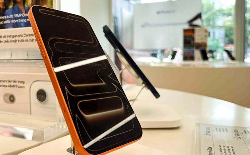 The iPhone is expected to continue to bring breakthrough features to users. Photo: Huu Vu