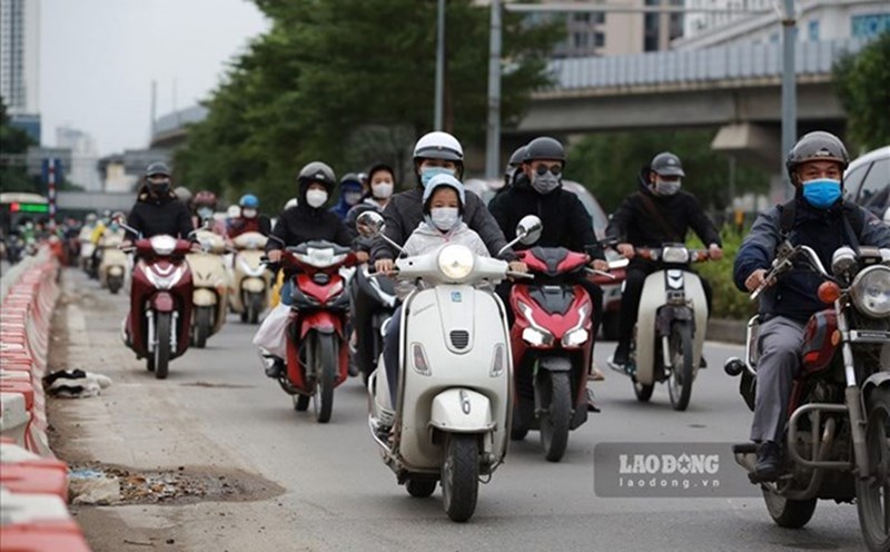 Hanoi weather forecast is affected by the strengthening cold air from early tomorrow morning, October 26. Photo: To The