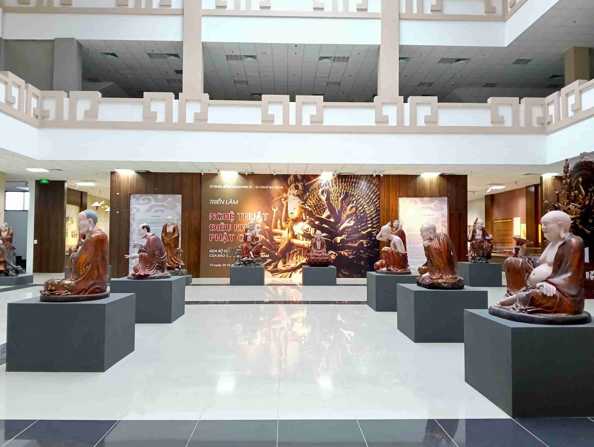 Bao tang My thuat Viet Nam dua suu tap tuong Phat quy den voi cong chung Hung Yen. Anh: Bao tang Hung Yen