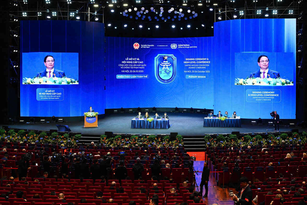 Politburo member and Prime Minister Pham Minh Chinh delivered a speech at the High-level Discussion Session within the framework of the Hanoi Convention Opening Ceremony on the afternoon of October 25. Photo: Hai Nguyen