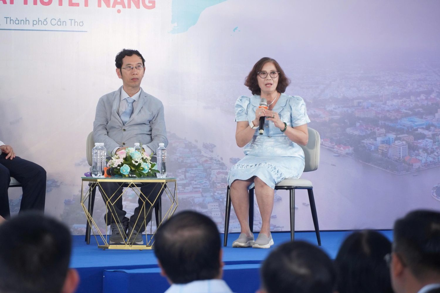 Bac si Chuyen khoa 2 Huynh Thi Kim Yen - Chi Hoi truong Lien Chi Hoi Truyen Nhiem cac tinh mien Tay, nguyen Truong Bo mon Truyen nhiem, Giang vien Truong Dai hoc Y Duoc Can Tho. Anh: Ta Quang