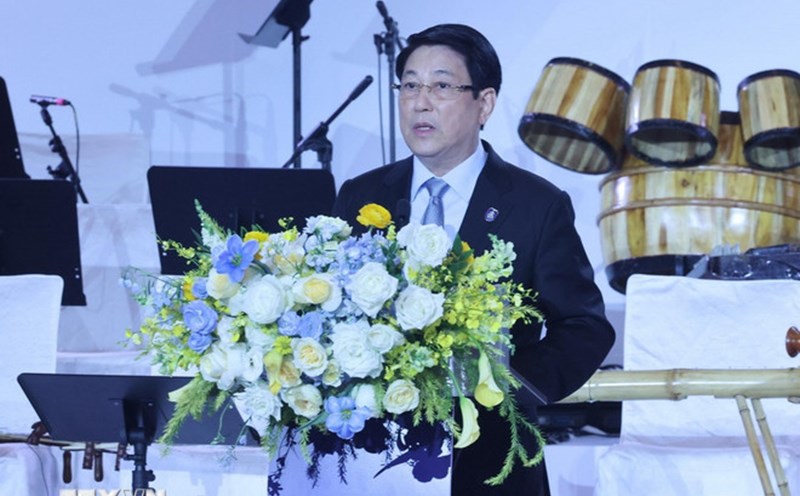 Politburo member and President Luong Cuong chaired a solemn reception for delegations attending the Opening Ceremony and the Hanoi Convention Summit. Photo: VNA