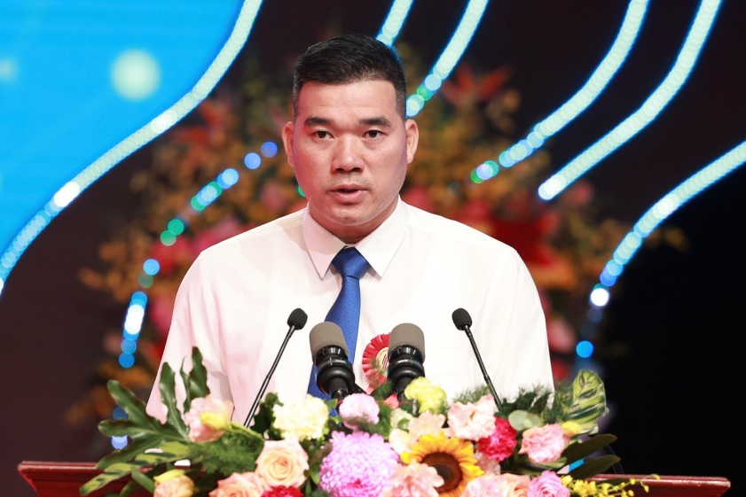 Anh hung lao dong Pham Dinh Duan - cong nhan Cong ty Than Vang Danh, Cong doan Than Khoang san Viet Nam. Anh: Hai Nguyen