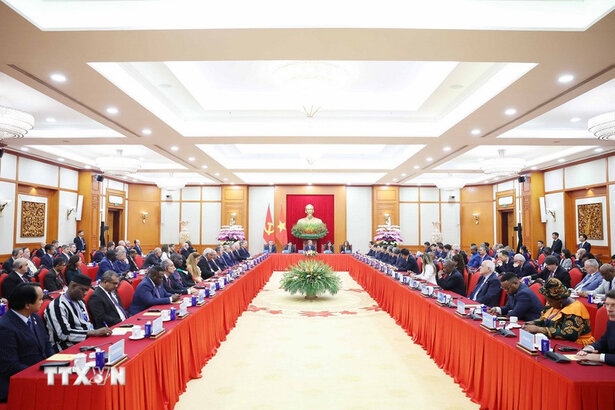 General Secretary To Lam received heads of delegations from countries attending the Opening Ceremony of the United Nations Convention against Cybercrime (Hanoi Convention) and the United Nations Summit on Cybercrime. Photo: VNA