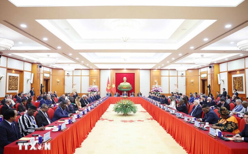 General Secretary To Lam received heads of delegations from countries attending the Opening Ceremony of the United Nations Convention against Cybercrime (Hanoi Convention) and the United Nations Summit on Cybercrime. Photo: VNA