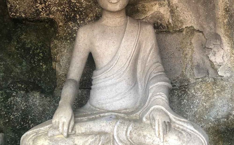 The statue of King Tran Nhan Tong at Hue Quang Tower Garden on Yen Tu. Photo: Nguyen Hung