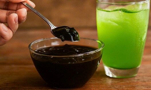 Loại lá cây giải nhiệt giúp kiểm soát đường huyết. Đồ họa: Hương Giang