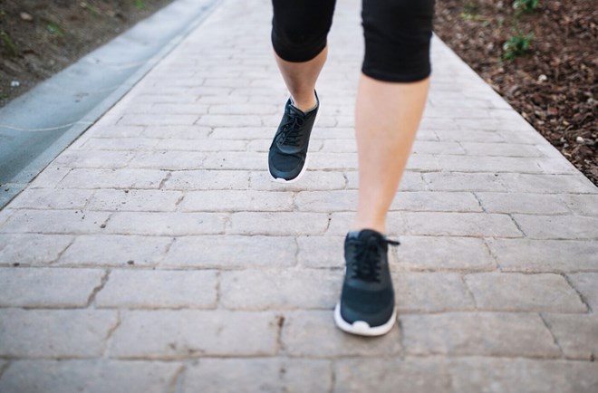 How fast to walk is enough for the heart? Photo: Thuy Duong