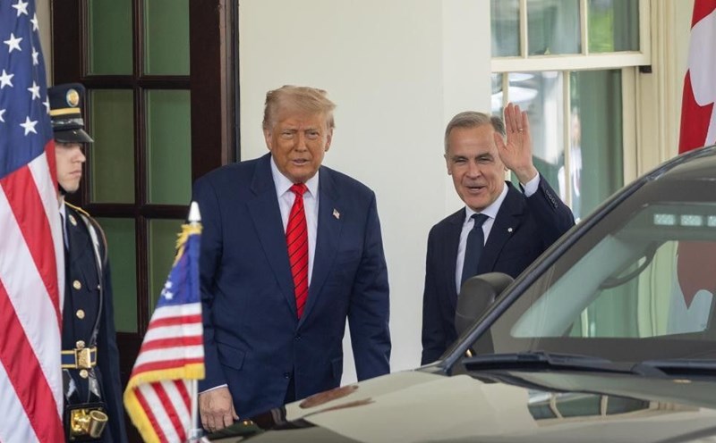 President Donald Trump welcomed Canadian Prime Minister Mark Carney to the White House on May 6, 2025. On October 25, Mr. Trump announced a tax increase to Canada. Photo: Xinhua
