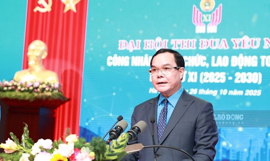 Chủ tịch Tổng Liên đoàn Lao động Việt Nam Nguyễn Đình Khang phát biểu tại đại hội. Ảnh: Hải Nguyễn