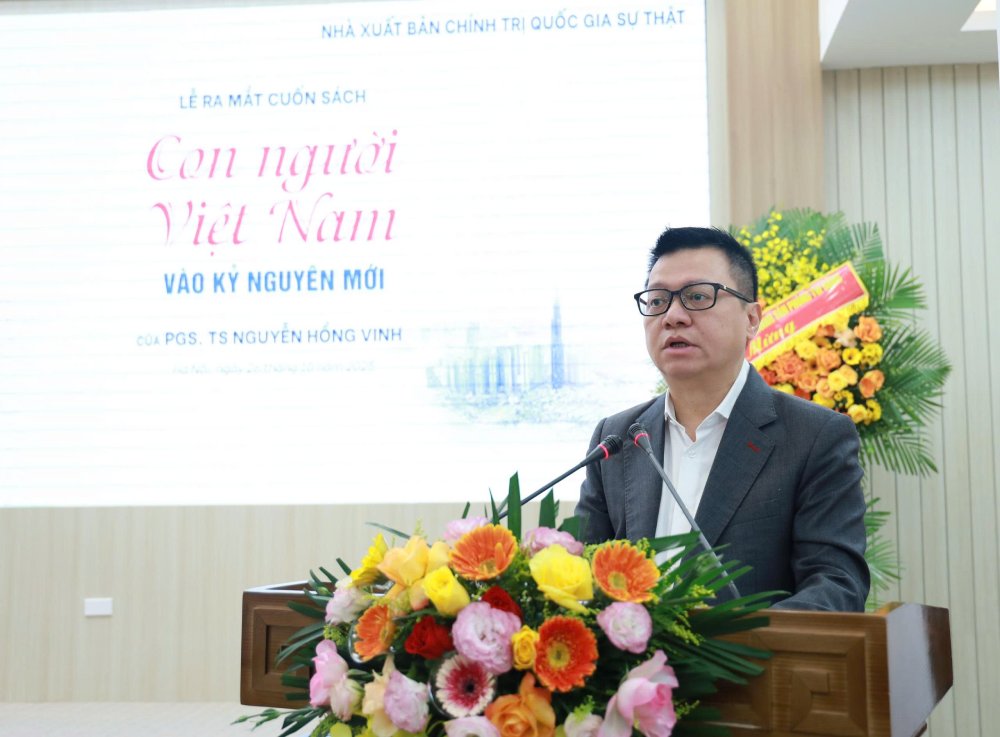Ong Le Quoc Minh phat bieu tai buoi le. Anh: Tran Vuong