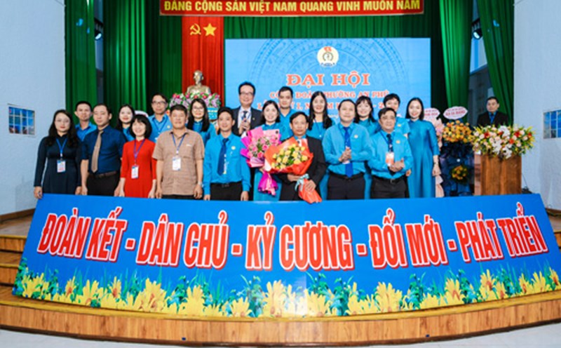 An Phu Ward Trade Union continues to develop union members and care for workers. Photo: Thanh Tuan
