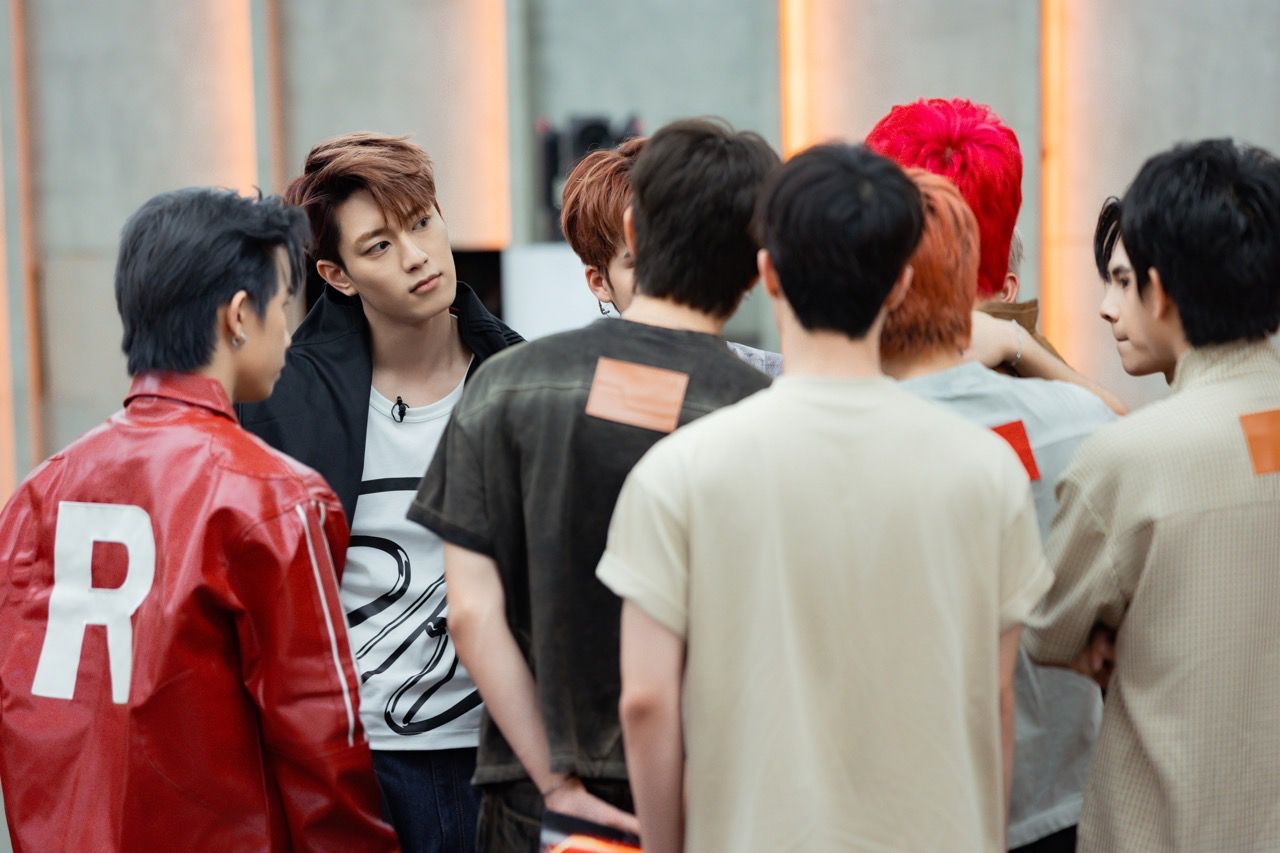 3 thành viên Tân binh toàn năng bị đóng băng