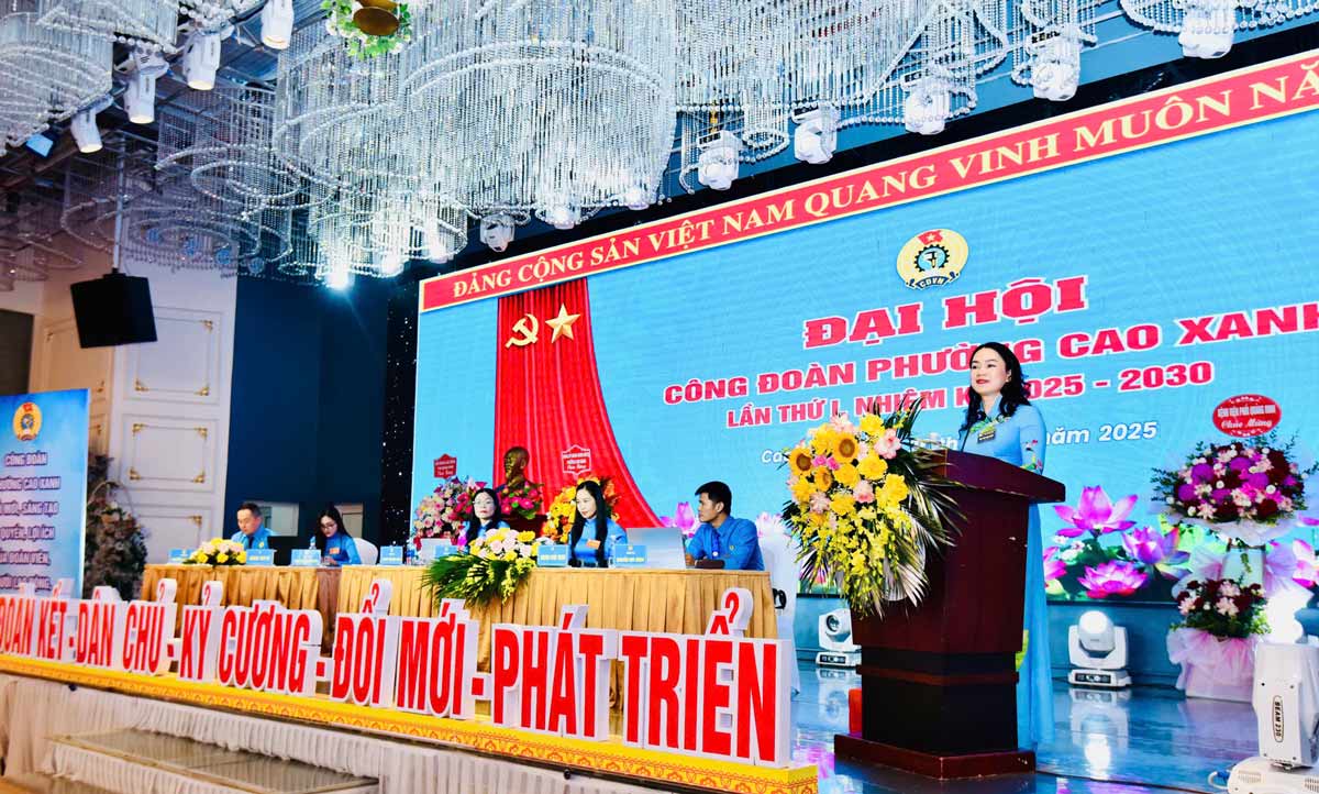 Ba Hoang Thi Hong Phan - Pho Chu tich LDLD tinh Quang Ninh - phat bieu chi dao Dai hoi. Anh: Doan Hung
