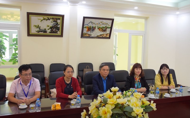 Individuals and representatives of typical advanced groups of the Vietnam Textile and Garment Trade Union attended the 11th National Patriotic Emulation Congress among workers and civil servants organized by the Vietnam General Confederation of Labor. Photo: CDN