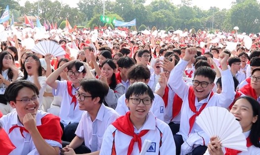 Điểm cầu Hà Nội bùng nổ khoảnh khắc Quán quân Olympia Trần Bùi Bảo Khánh vô địch.