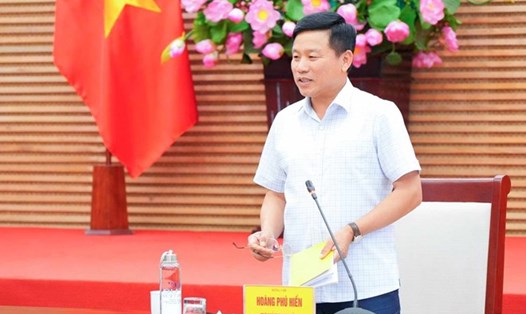 Phó Chủ tịch UBND tỉnh Nghệ An Hoàng Phú Hiền yêu cầu các huyện, thị xã chi trả kinh phí bồi thường giải phóng mặt bằng Quốc lộ 1A. Ảnh: Thành Cường