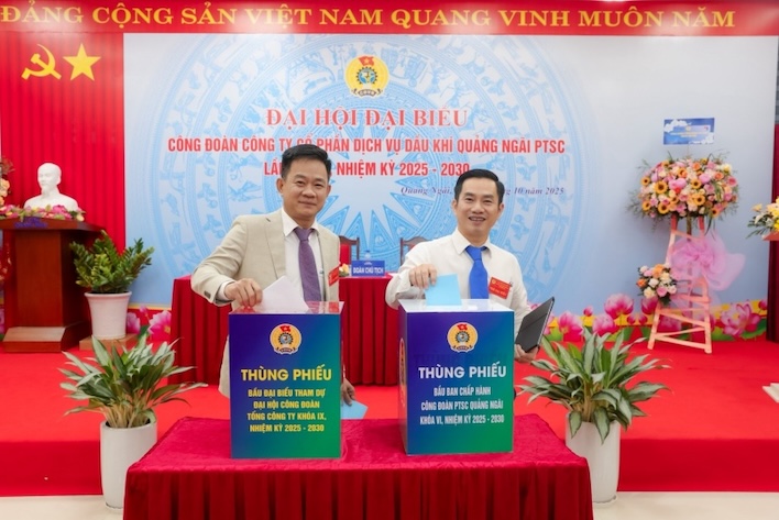 Delegates attending the first Congress, term 2025 - 2030 of the PTSC Quang Ngai Trade Union approved the goal of increasingly better caring for the lives of union members and workers. Photo: CDP
