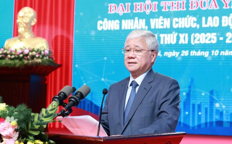 Mr. Do Van Chien - Politburo member, Secretary of the Party Central Committee, Secretary of the Party Committee of the Vietnam Fatherland Front, Central organizations, Chairman of the Central Committee of the Vietnam Fatherland Front gave a speech at the Congress. Photo: Hai Nguyen.