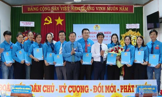 Ra mắt Ban Chấp hành Công đoàn xã Châu Pha (TPHCM) khóa I, nhiệm kỳ 2025-2030. Ảnh: Thành An