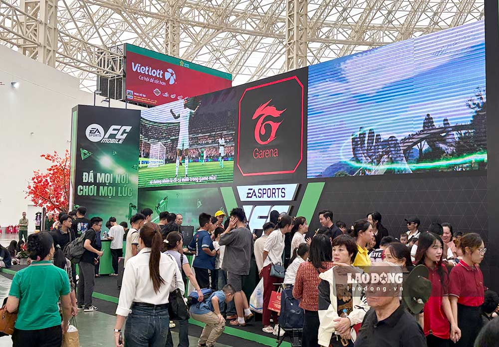 Game thu chen chan trai nghiem, mua sam tai khong gian giai tri truc tuyen tai hoi cho. Anh: Y Yen