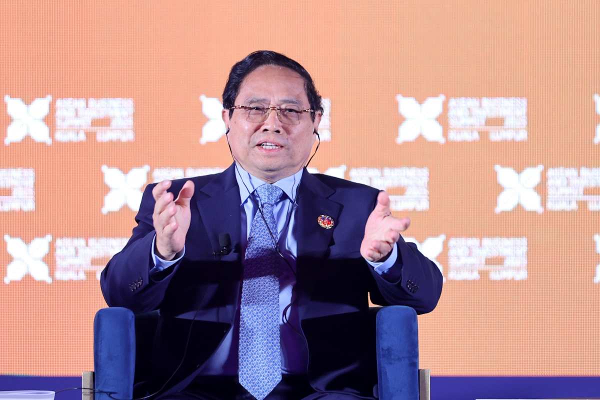 Politburo member and Prime Minister spoke at the high-level dialogue session within the framework of the ASEAN Business and Investment Summit, on the morning of October 26. Photo: VGP