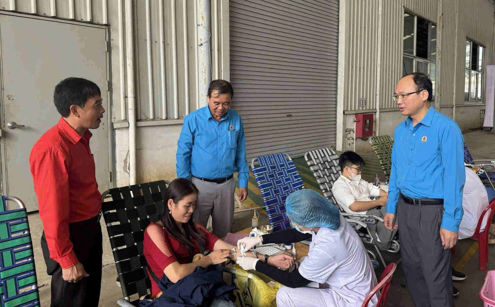 Anh: Nguyen Truong