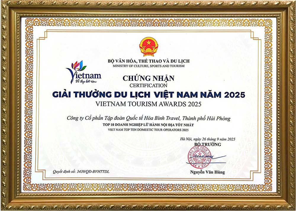 Giay chung nhan Giai thuong Du lich Viet Nam nam 2025. Anh: Tuan Anh