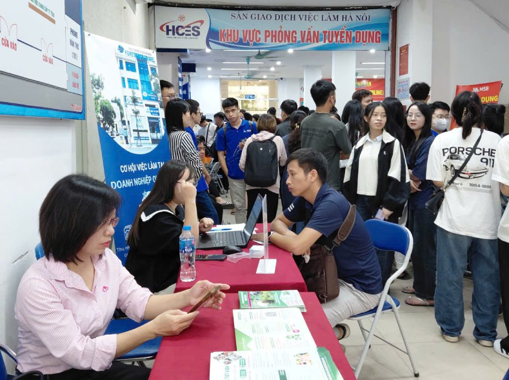 Thang 9.2025, Ha Noi sut giam manh nhu cau tuyen dung lao dong pho thong. Anh: Quynh Chi