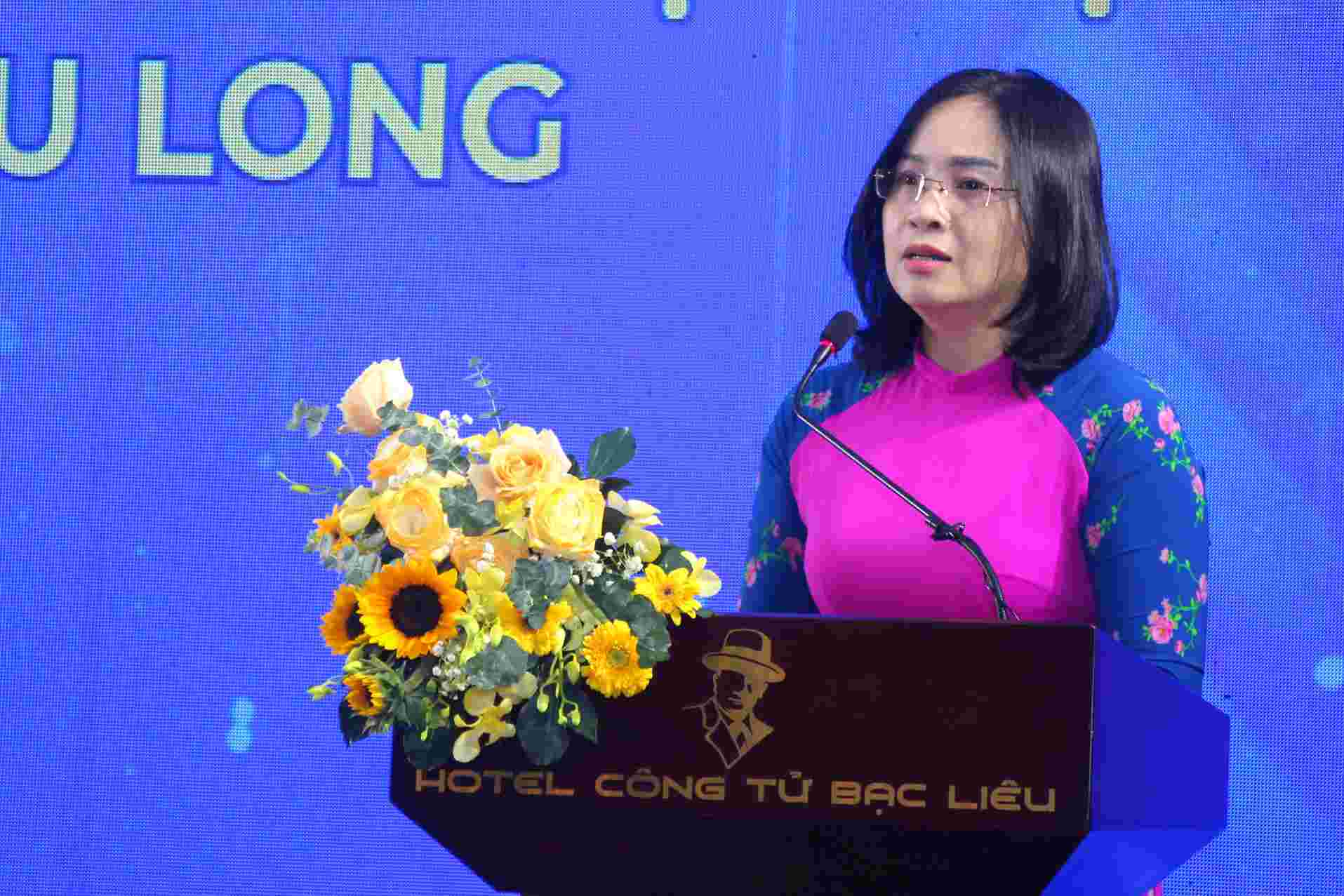 Ba Vo Thi Thu Huong, Pho giam doc VCCI Can Tho cho rang cac doanh nghiep dac biet quan tam den cang Hon Khoai. Anh: Nhat Ho