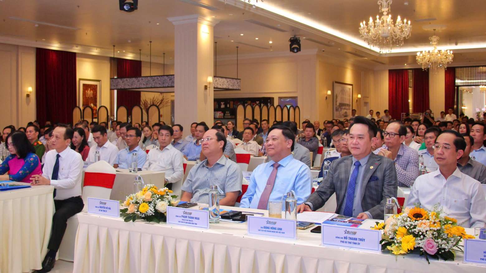 Lanh dao tinh Ca Mau du dien dan doanh nghiep Ca Mau. Anh: Nhat Ho