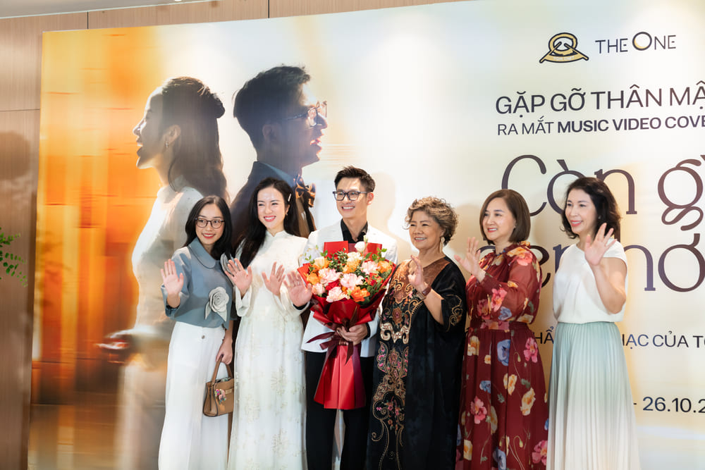 Nhieu ban be, dong nghiep