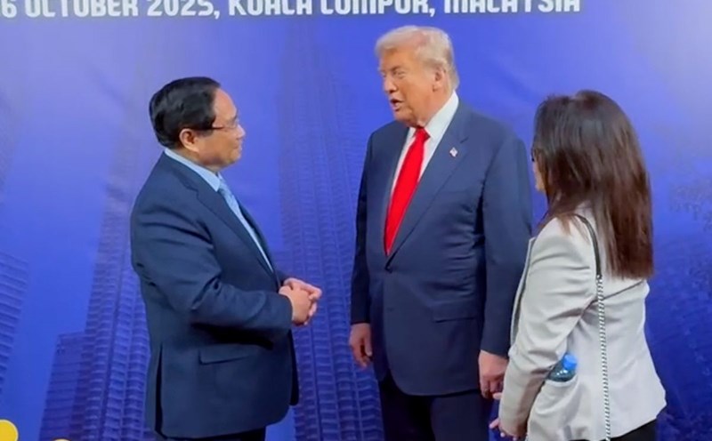 Politburo member and Prime Minister Pham Minh Chinh met with US President Donald Trump on the sidelines of the ASEAN-US Summit. Photo: VGP