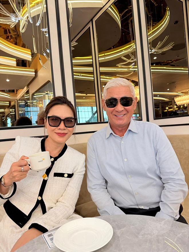 Tung Yuki va ca si My Tam. Anh: Nghe si cung cap