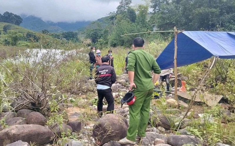 Authorities in Quang Ngai found Mr. Son's body on the Lieng River. Photo: Ba To Commune People's Committee