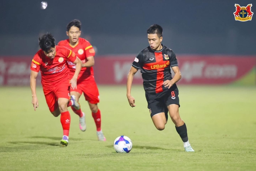 Tran Thanh Trung chua co nhieu co hoi thi dau tai V.League. Anh: NBFC