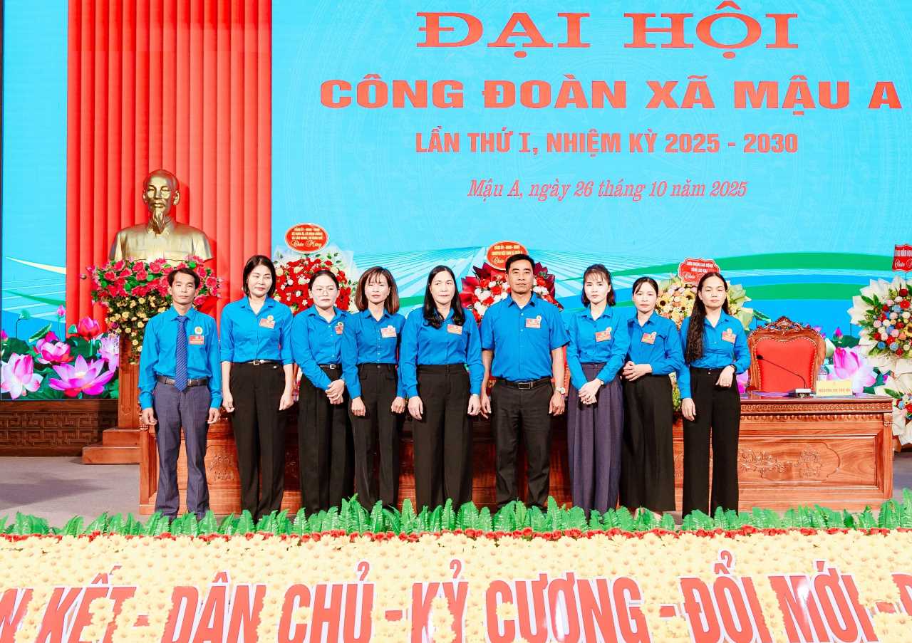 2025-2030 임기 제1기 마우아 코뮌 노동조합 집행위원회가 대회에 출범했습니다. 사진: 반득.