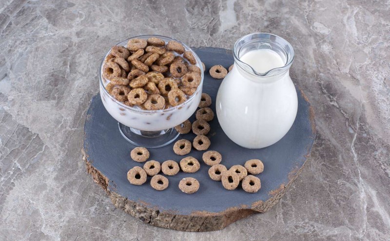 Cheerios with milk are high in carbohydrates. Photo: Thuy Duong