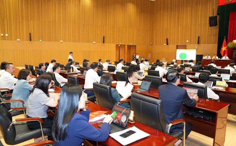 Delegates voted at the meeting. Photo: Hai Phong Portal