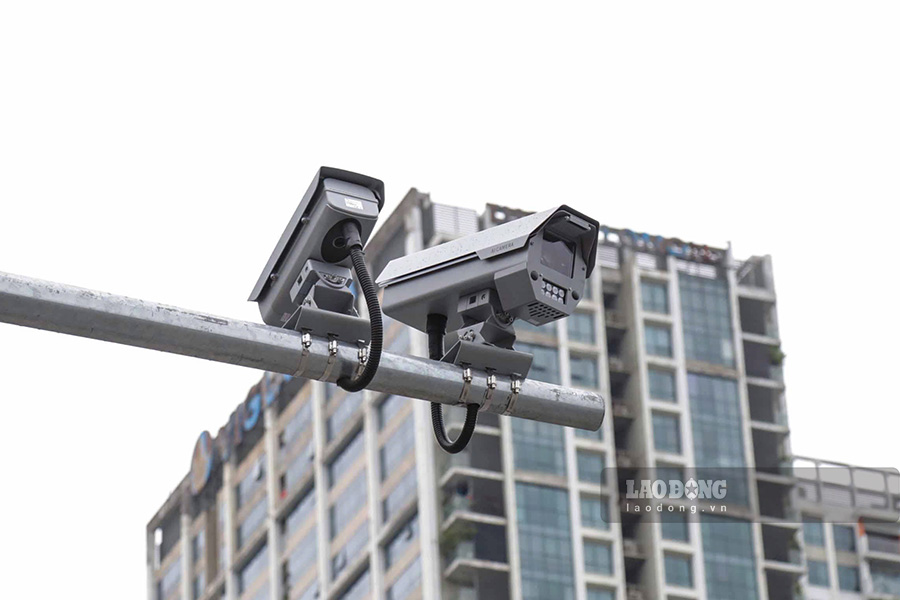 Hệ thống camera AI được lắp đặt dày đặc trên đường phố Hà Nội. Ảnh: Thế Kỷ