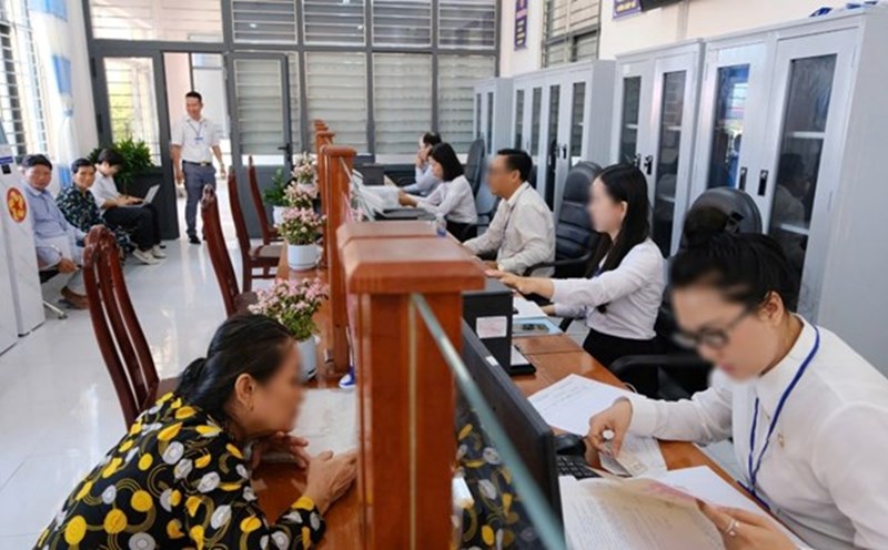 The proposal to remove training certificates according to the standards of professional titles and ranks has received the attention of cadres and civil servants. Photo: Phong Linh