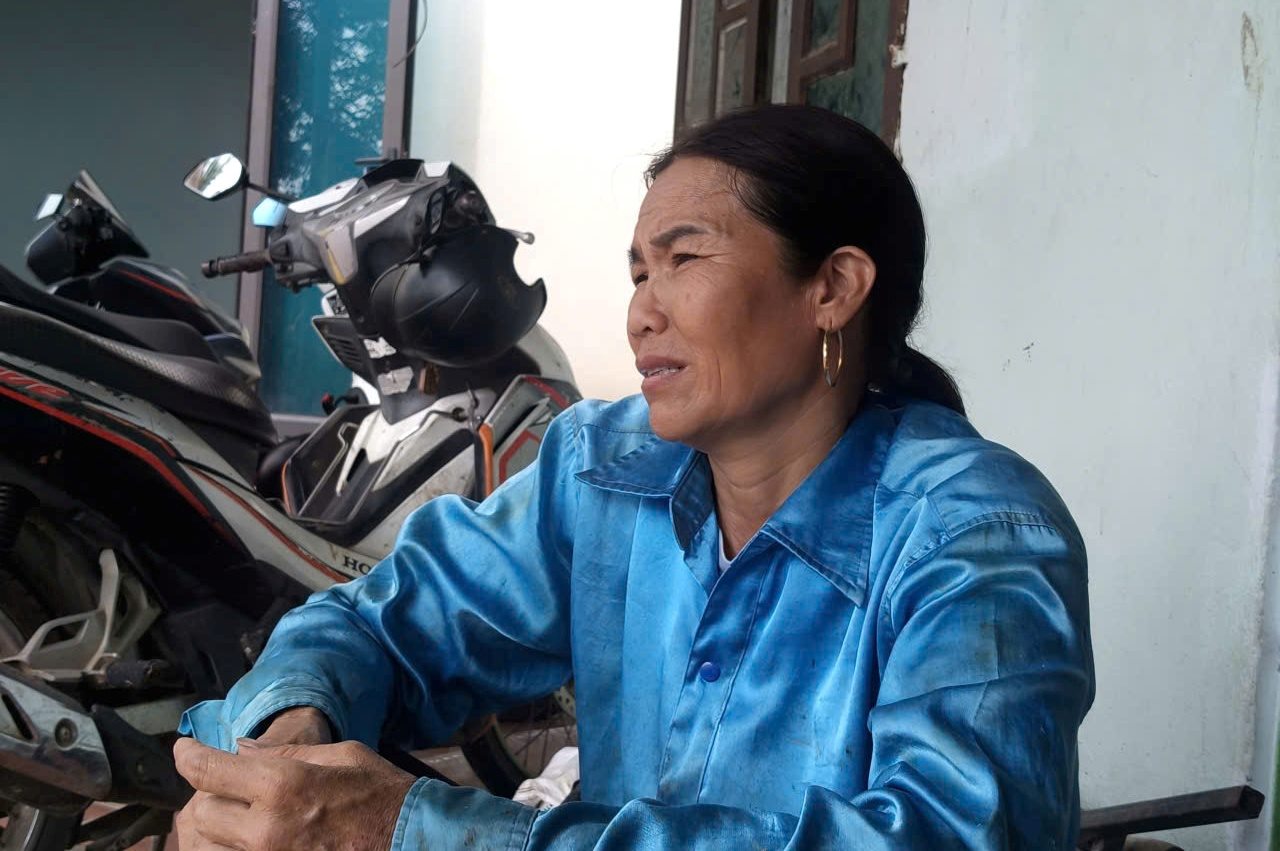 Bà Hoàng Thị Thanh (trú tại thôn Trang Cát, xã Hà Trung, tỉnh Thanh Hóa) mong muốn được tạo điều kiện để thuê lại đất trang trại. Ảnh: Quách Du