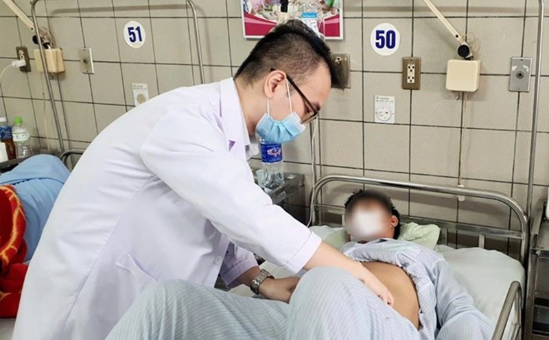 Young people face the risk of chronic kidney failure. Photo: Nguyen Ha