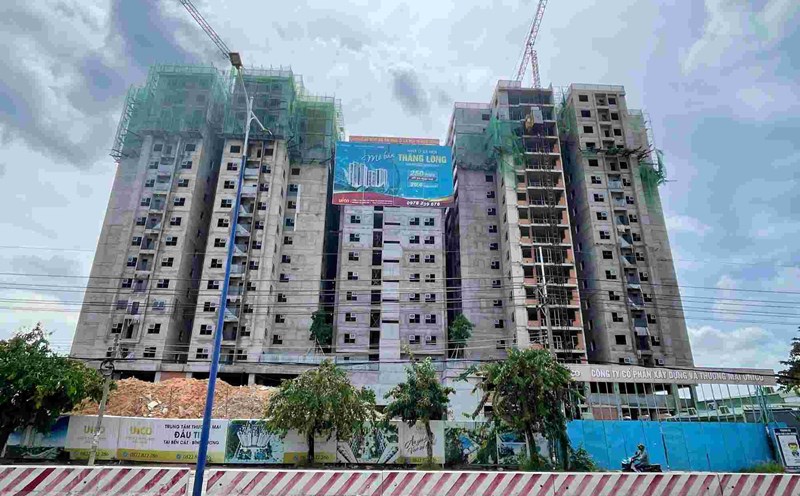 The Thang Long social housing project is about to be completed but there are few buyers. Photo: Dinh Trong