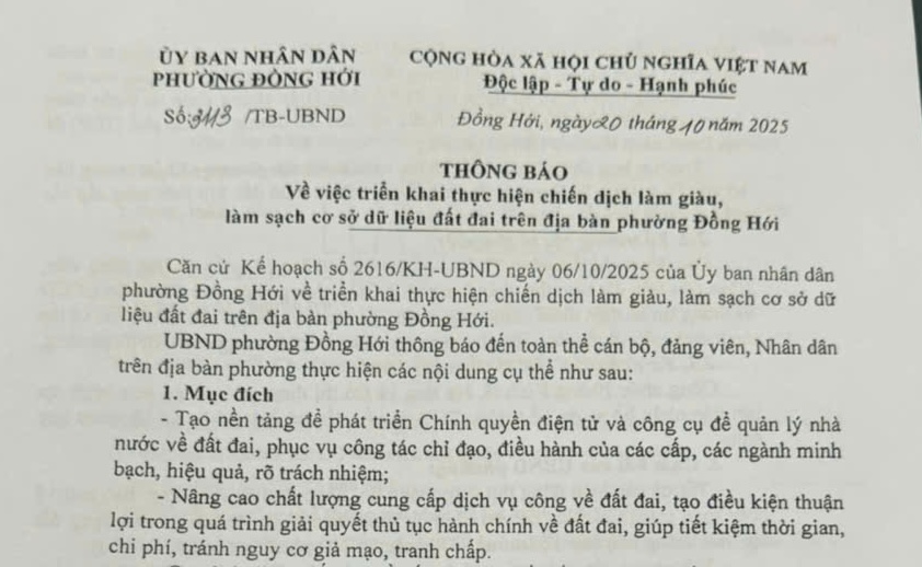 Thông báo về bản photocopy sổ đỏ của phường Đồng Hới khiến người dân băn khoăn. Ảnh: Thanh Sơn