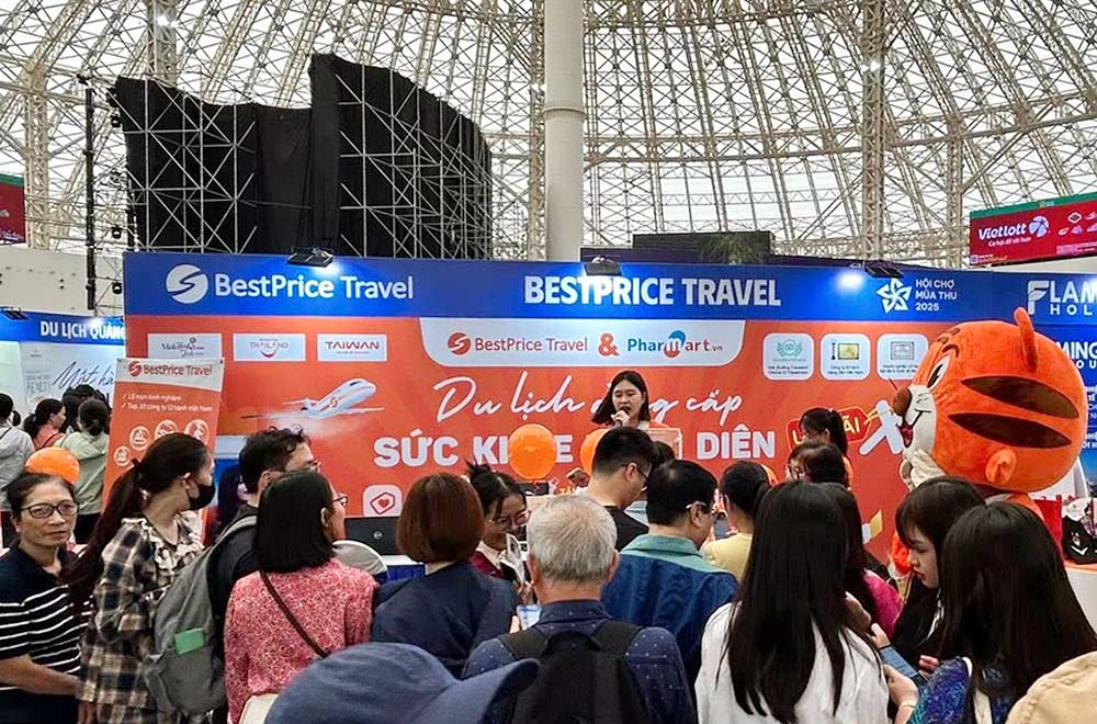 Mini game thu hut dong dao khach tham quan tai Sanh Trung tam. Anh: Thanh Tu