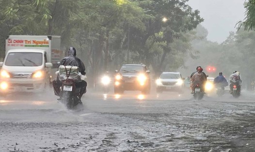 Cảnh báo nguy cơ mưa cường suất lớn ở khu vực Trung Trung Bộ trong giai đoạn từ nay đến hết tháng 10. Ảnh: Nguyễn Luân