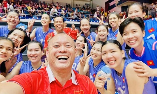 Chuyên gia thể lực Karl Lim sẽ trở lại Đội tuyển bóng chuyền nữ Việt Nam ngay đầu tháng 11. Ảnh: Karl Lim