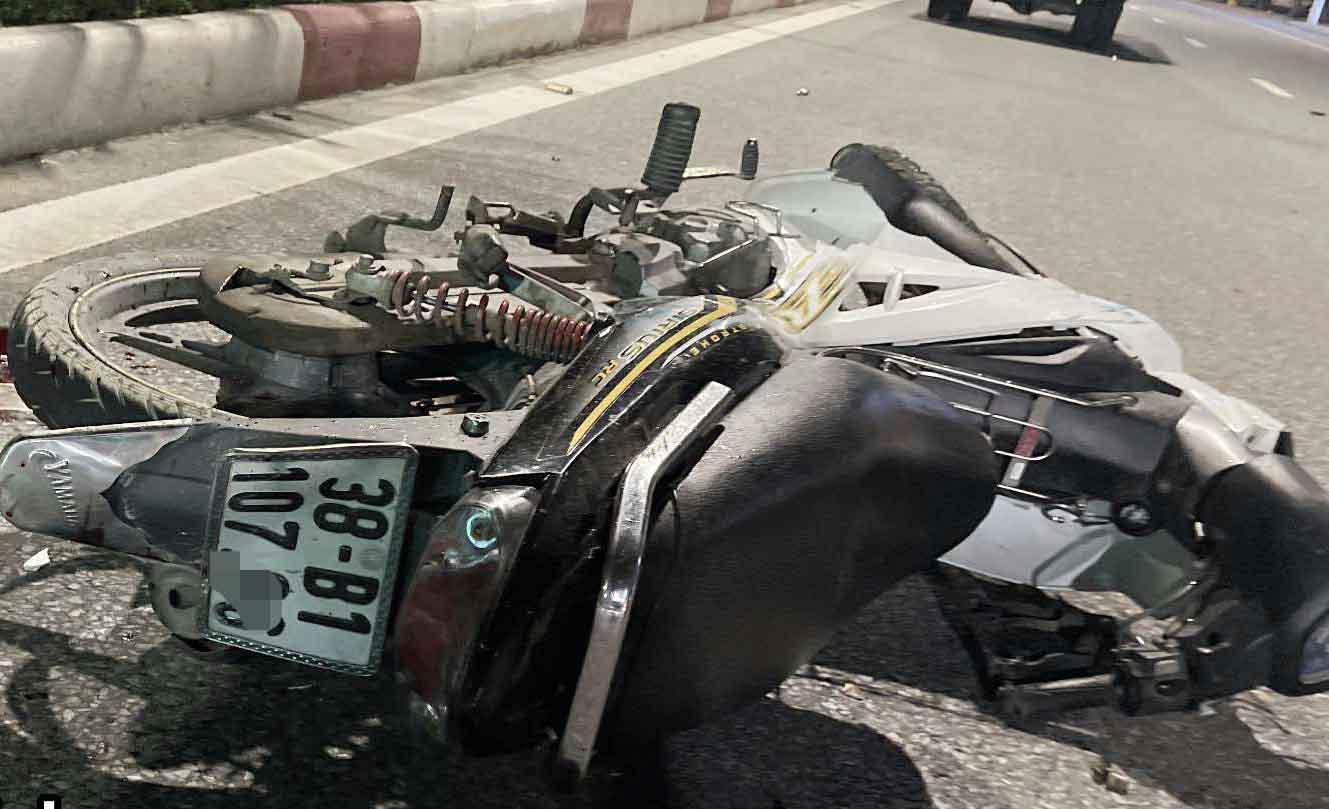 The scene of the collision with a truck that killed Mr. K driving the motorbike. Photo: Duc Tuan.